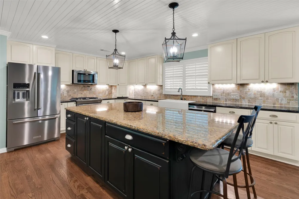 2019 Loy Lake Road Denison, TX 75020