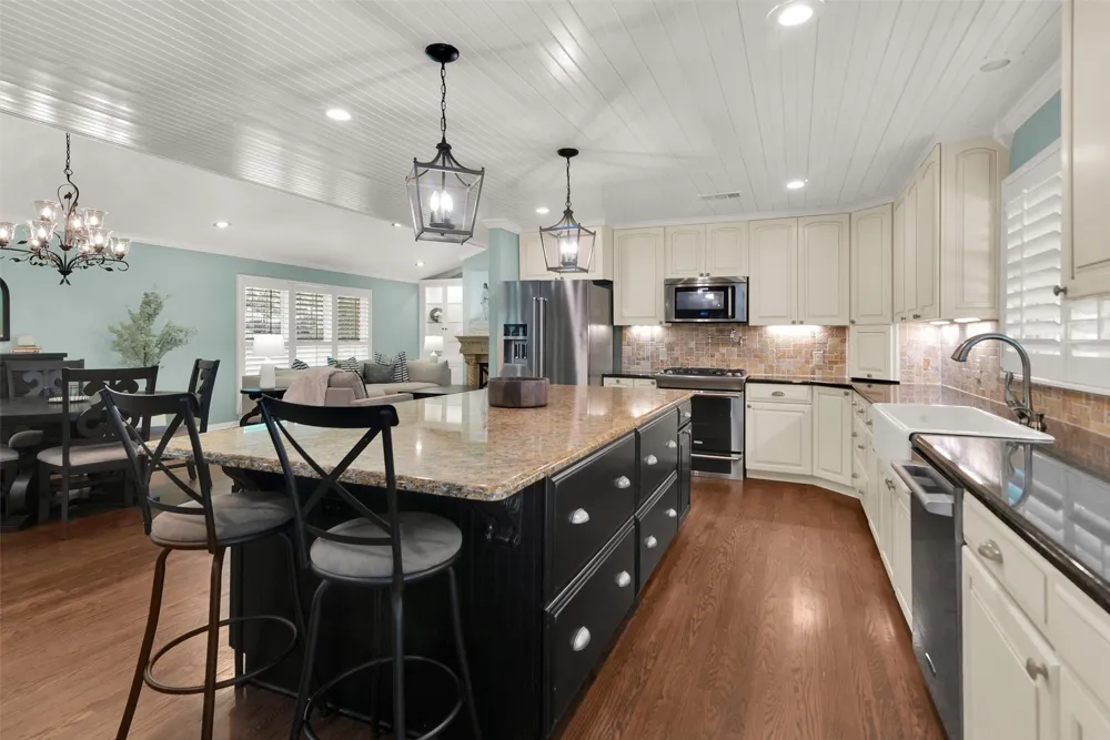 2019 Loy Lake Road Denison, TX 75020