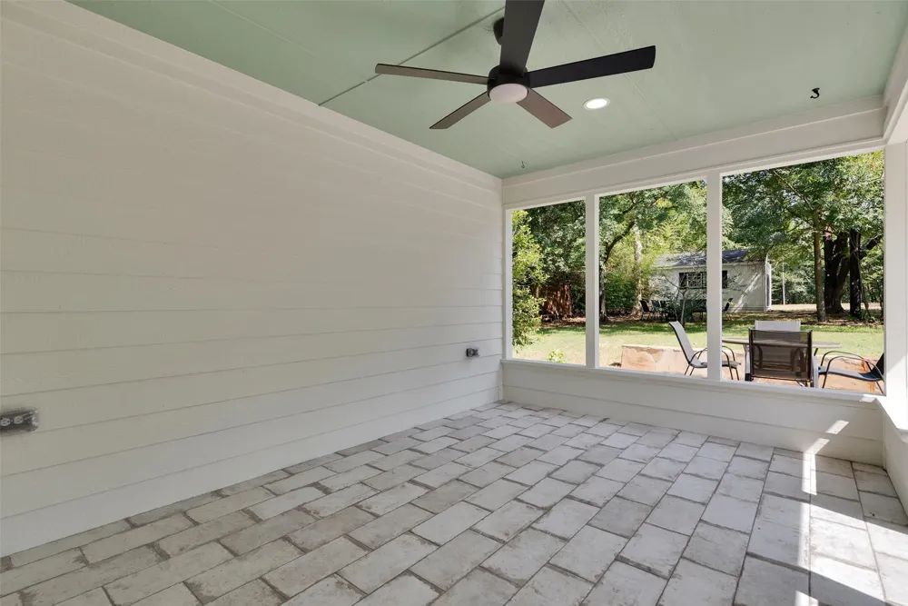 2019 Loy Lake Road Denison, TX 75020