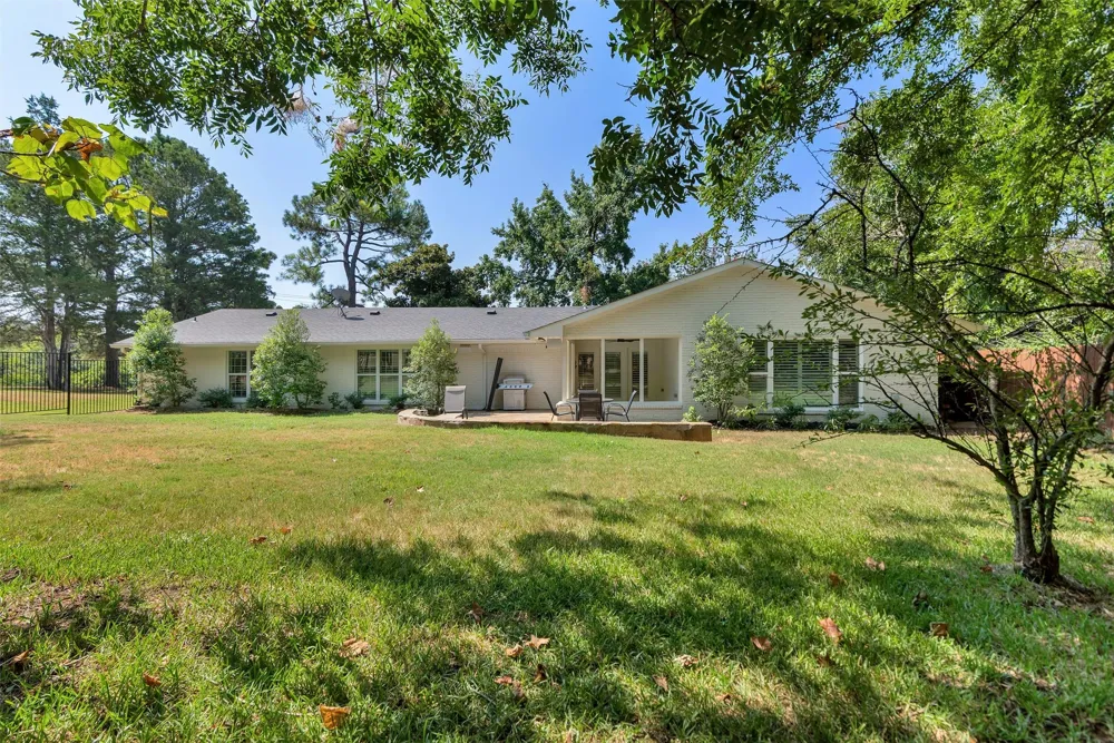 2019 Loy Lake Road Denison, TX 75020