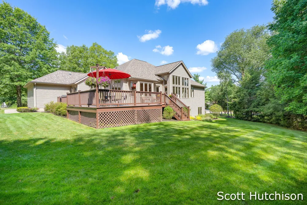 112 Stonehenge Drive SW Georgetown Charter Township, MI 49418