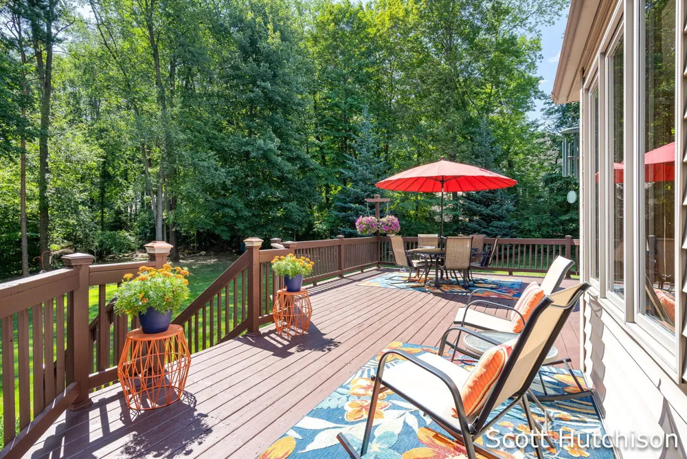112 Stonehenge Drive SW Georgetown Charter Township, MI 49418