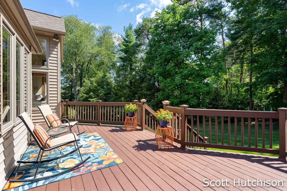 112 Stonehenge Drive SW Georgetown Charter Township, MI 49418