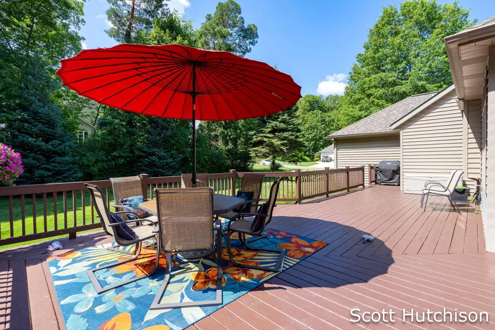 112 Stonehenge Drive SW Georgetown Charter Township, MI 49418
