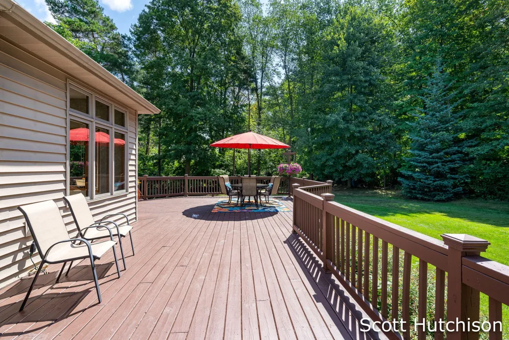 112 Stonehenge Drive SW Georgetown Charter Township, MI 49418