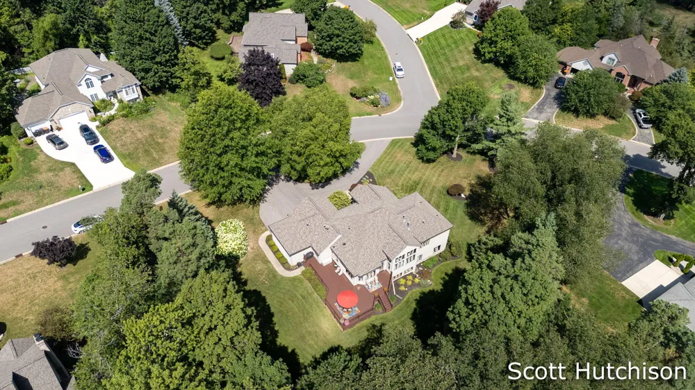 112 Stonehenge Drive SW Georgetown Charter Township, MI 49418