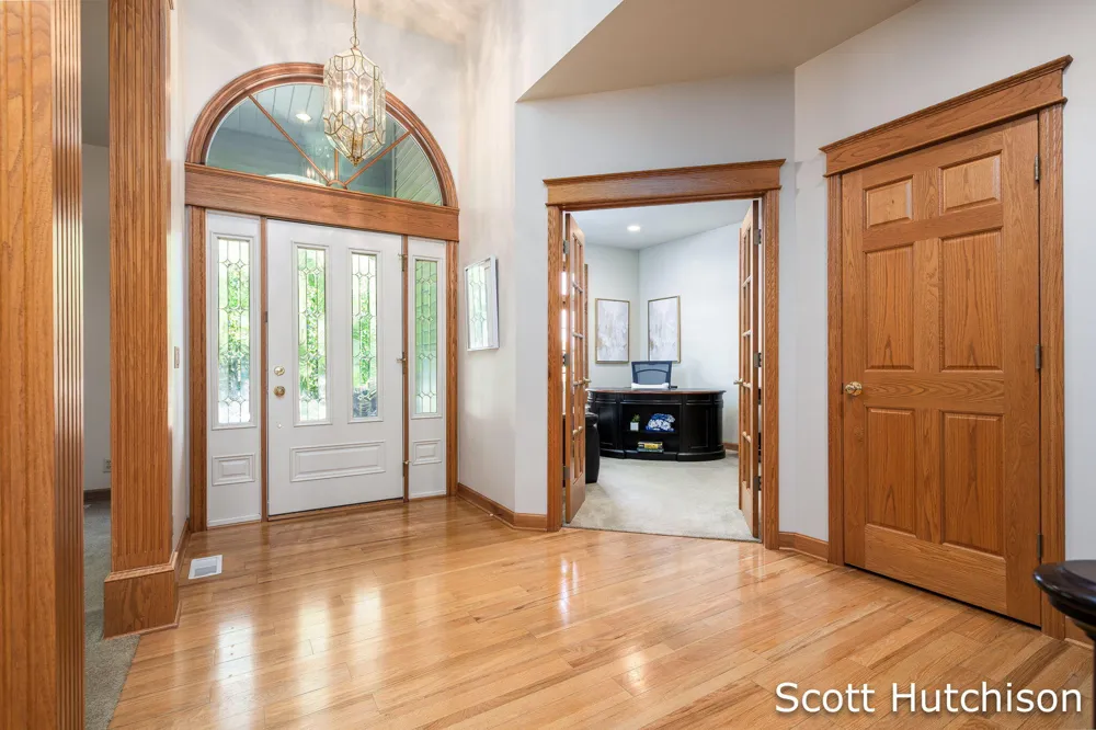 112 Stonehenge Drive SW Georgetown Charter Township, MI 49418