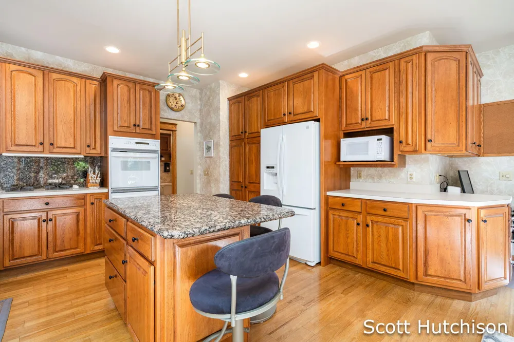 112 Stonehenge Drive SW Georgetown Charter Township, MI 49418