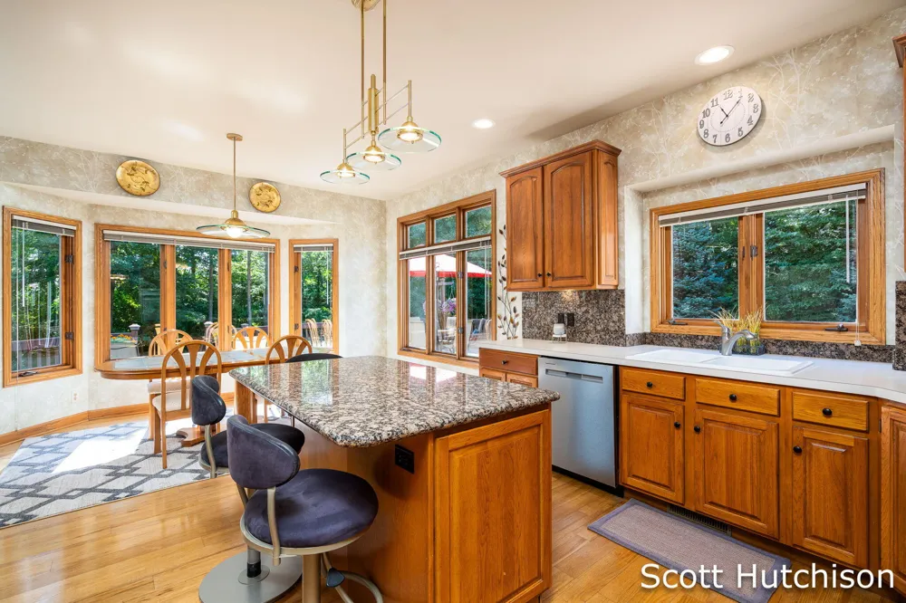 112 Stonehenge Drive SW Georgetown Charter Township, MI 49418