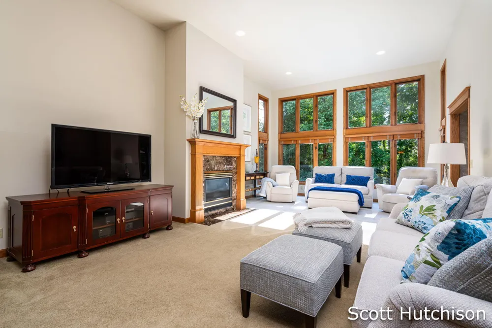 112 Stonehenge Drive SW Georgetown Charter Township, MI 49418