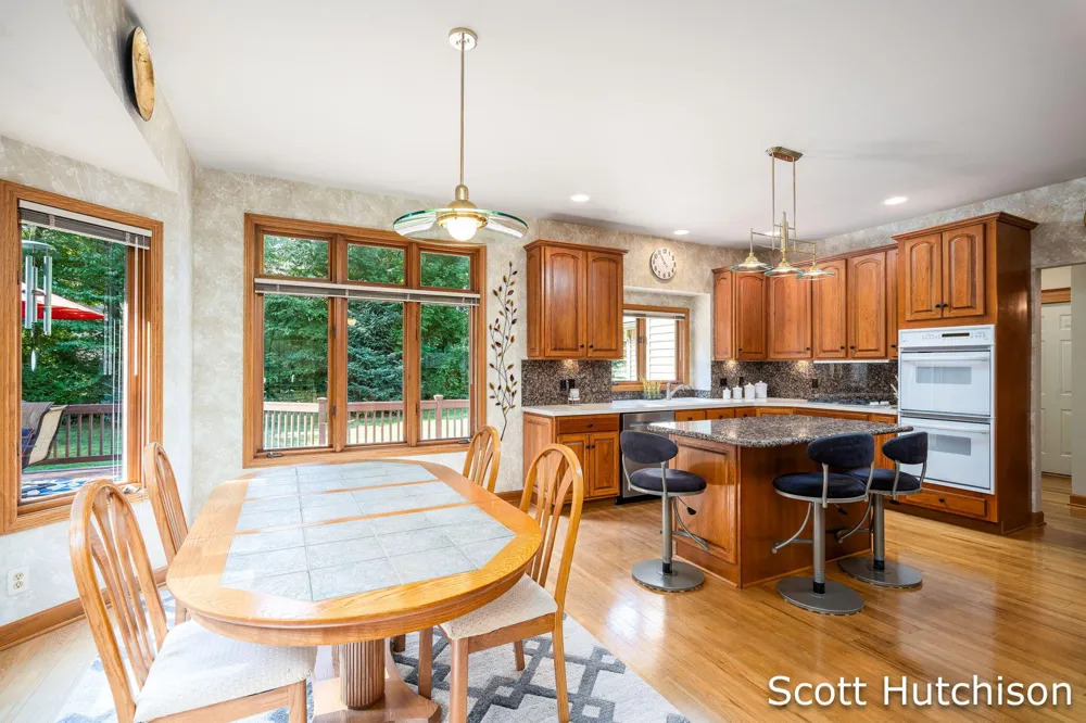 112 Stonehenge Drive SW Georgetown Charter Township, MI 49418