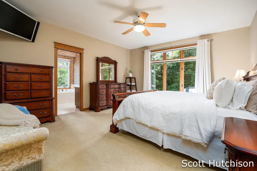 112 Stonehenge Drive SW Georgetown Charter Township, MI 49418