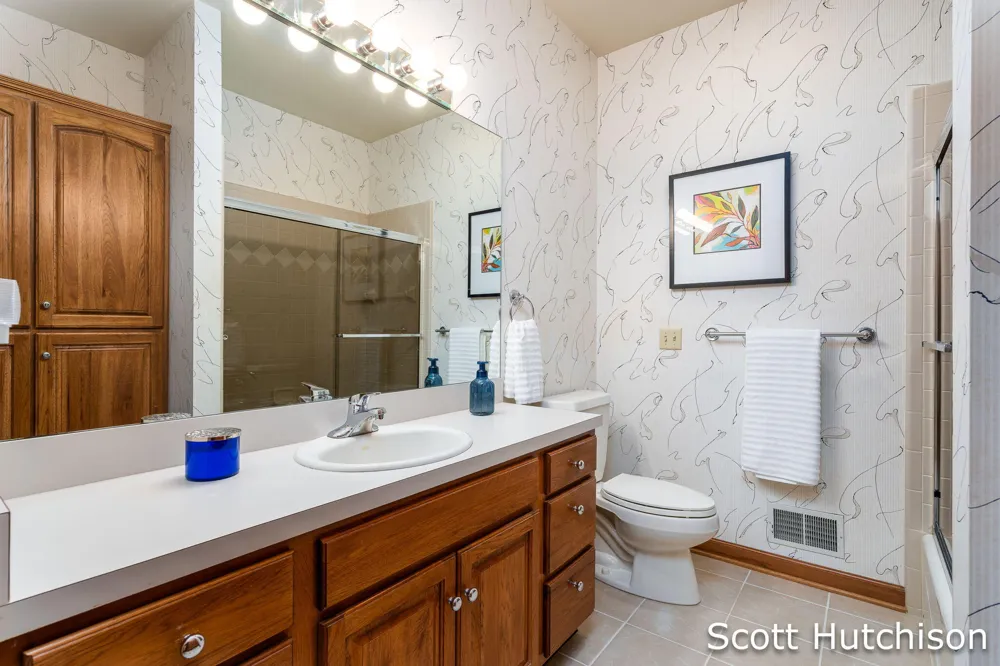 112 Stonehenge Drive SW Georgetown Charter Township, MI 49418