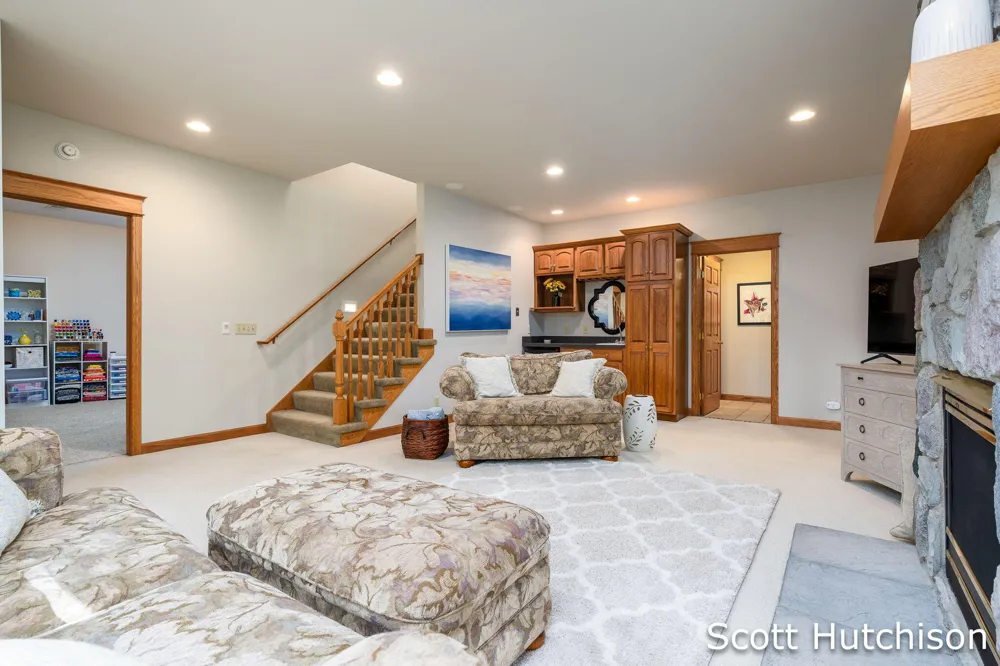 112 Stonehenge Drive SW Georgetown Charter Township, MI 49418