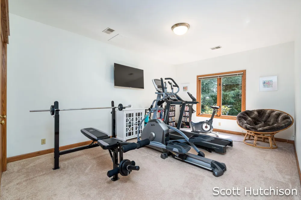 112 Stonehenge Drive SW Georgetown Charter Township, MI 49418