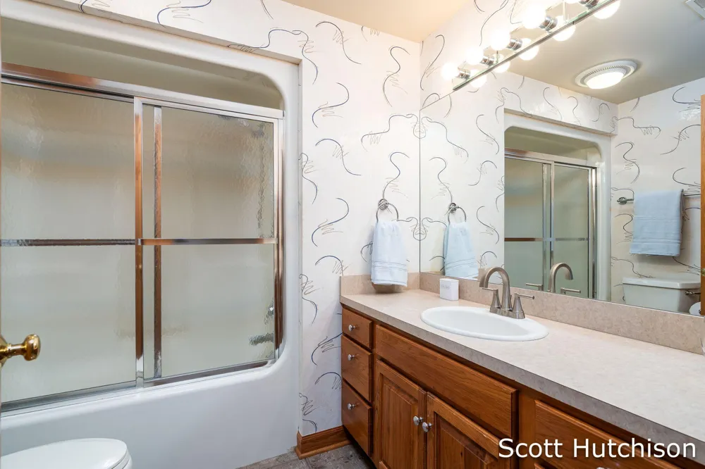 112 Stonehenge Drive SW Georgetown Charter Township, MI 49418