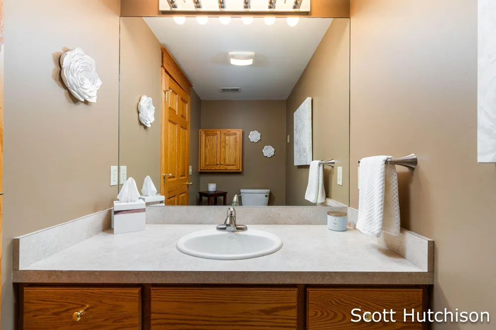 112 Stonehenge Drive SW Georgetown Charter Township, MI 49418