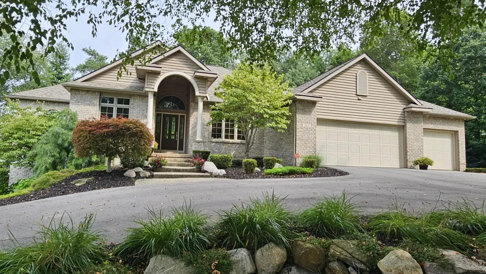 112 Stonehenge Drive SW Georgetown Charter Township, MI 49418