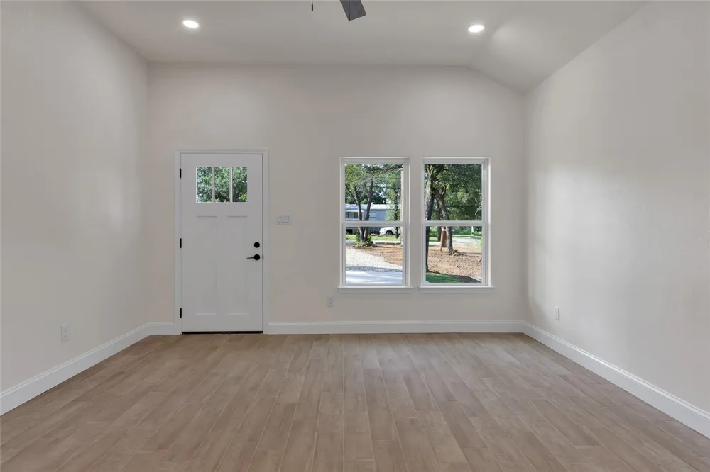 811 SW 28th Street Mineral Wells, TX 76067