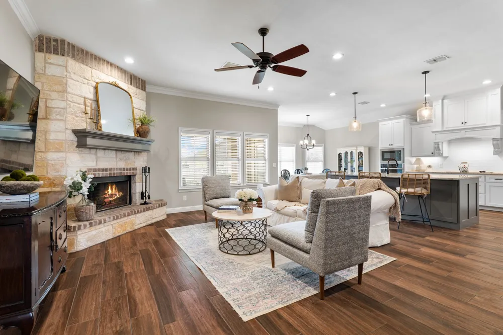 717 Wintergreen Drive Hewitt, TX 76643