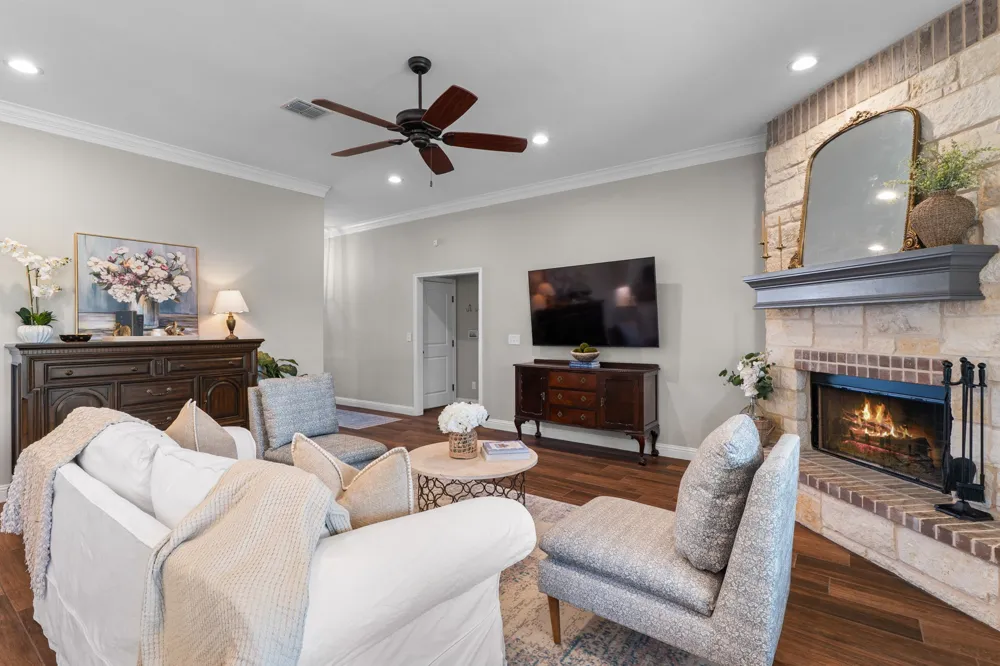 717 Wintergreen Drive Hewitt, TX 76643