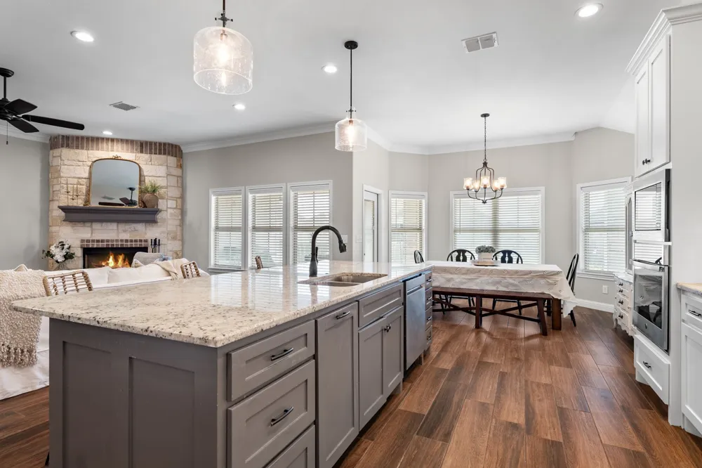 717 Wintergreen Drive Hewitt, TX 76643