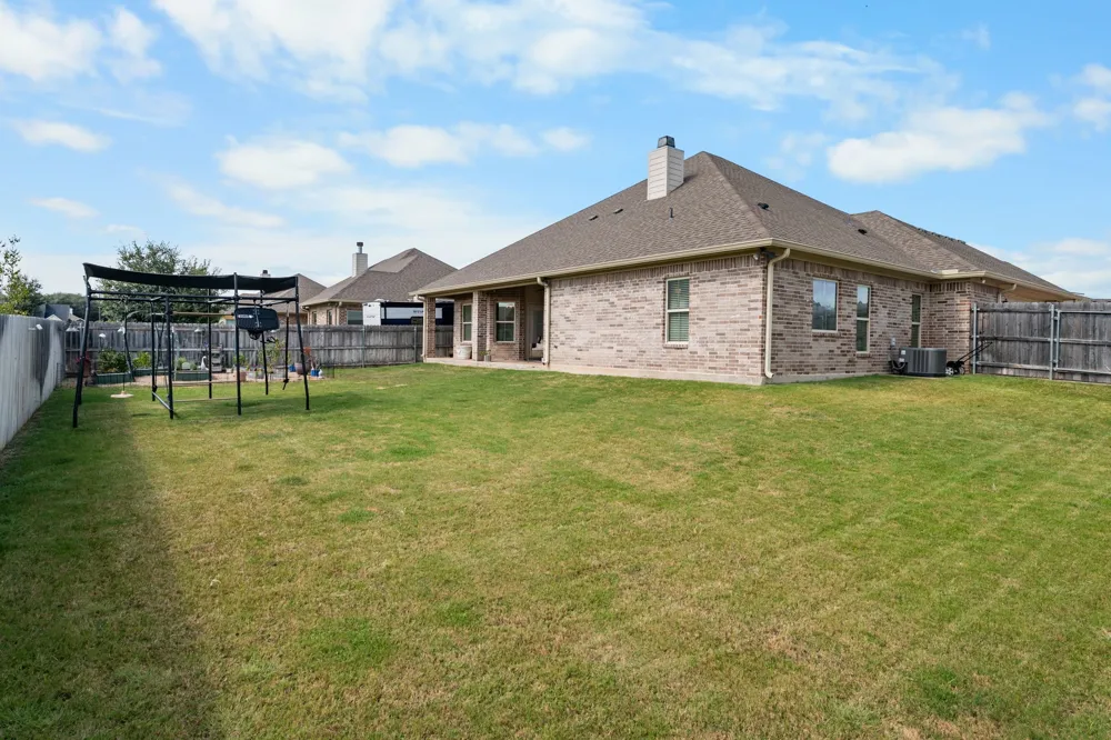 717 Wintergreen Drive Hewitt, TX 76643