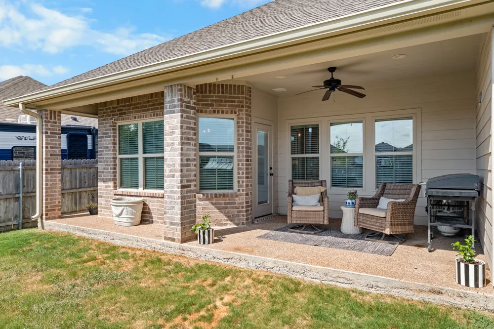 717 Wintergreen Drive Hewitt, TX 76643