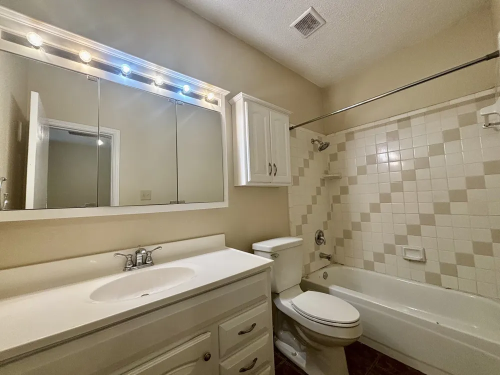 2915 Roxboro Road Euless, TX 76039