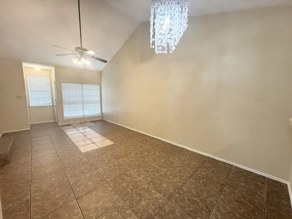 2915 Roxboro Road Euless, TX 76039