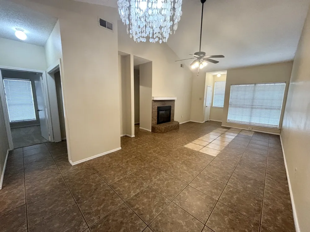 2915 Roxboro Road Euless, TX 76039