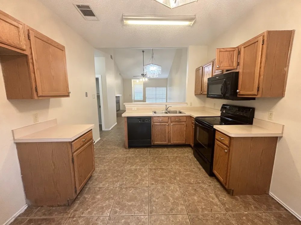 2915 Roxboro Road Euless, TX 76039