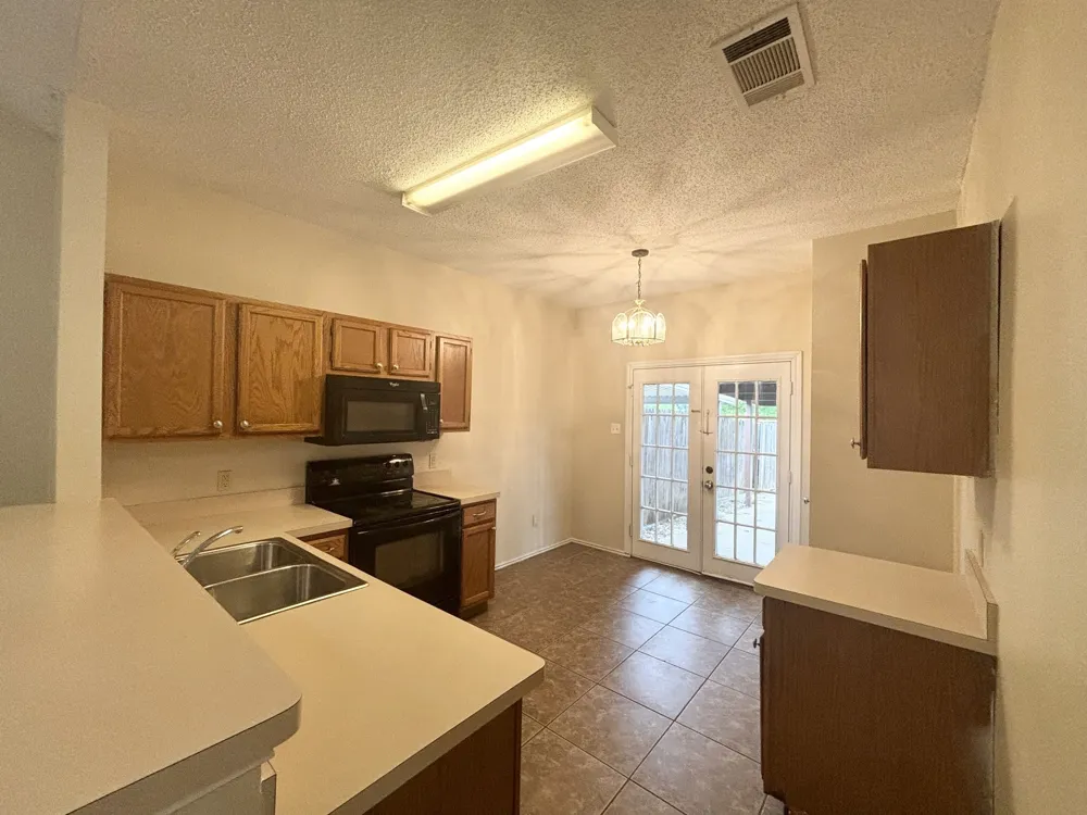 2915 Roxboro Road Euless, TX 76039