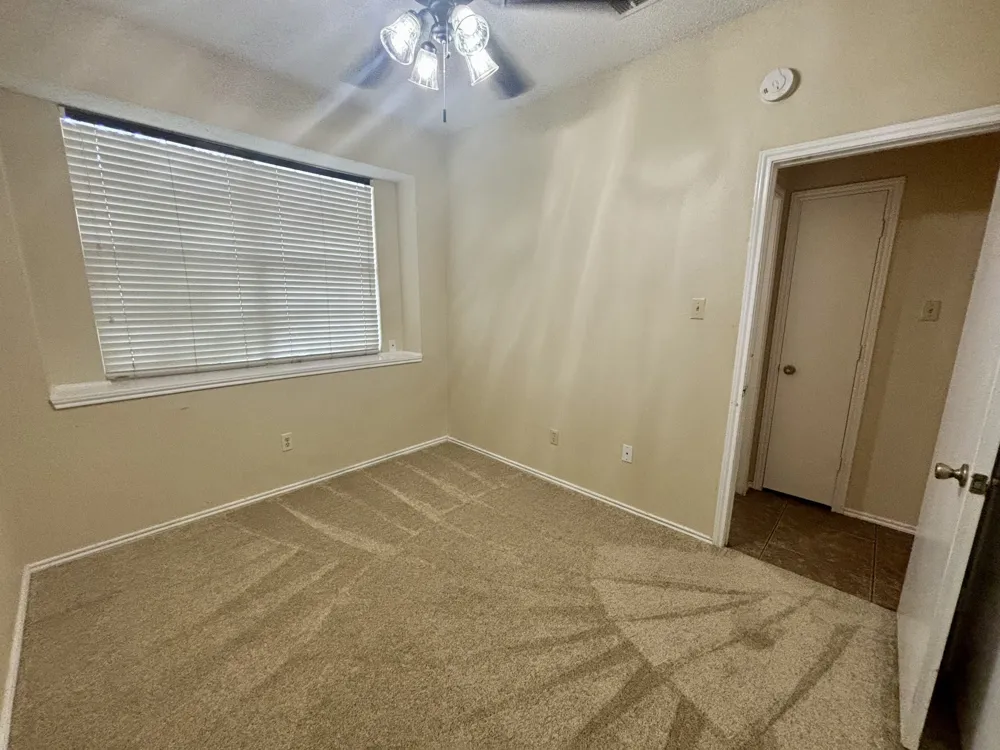 2915 Roxboro Road Euless, TX 76039