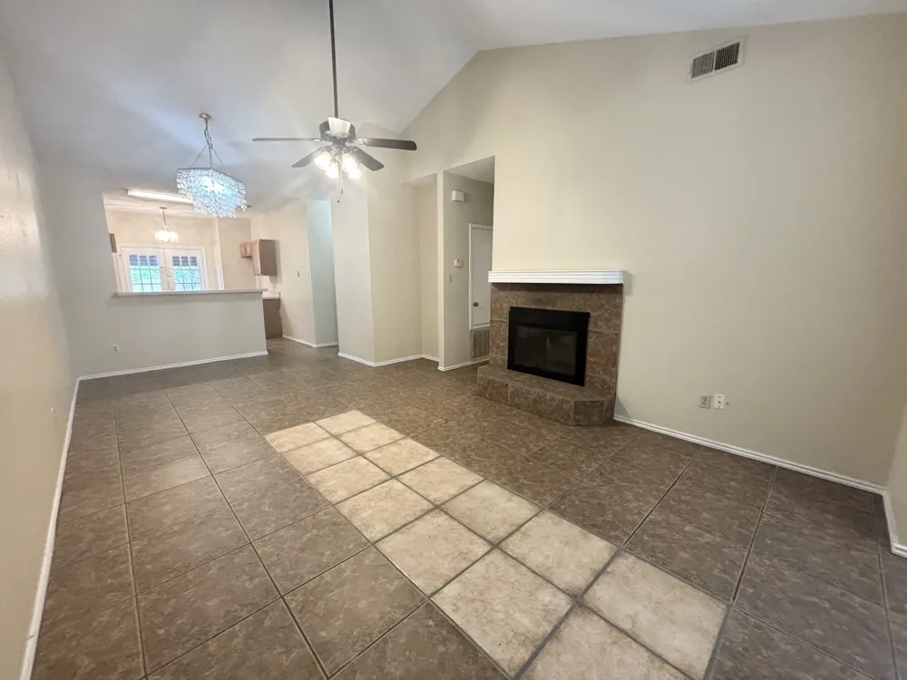 2915 Roxboro Road Euless, TX 76039
