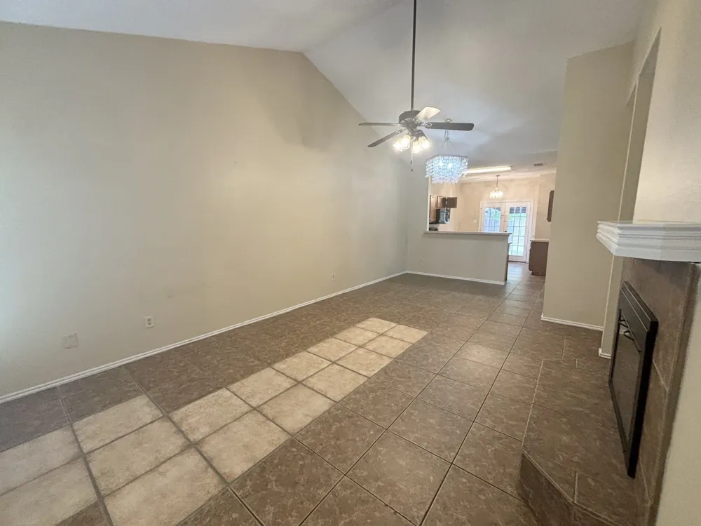 2915 Roxboro Road Euless, TX 76039