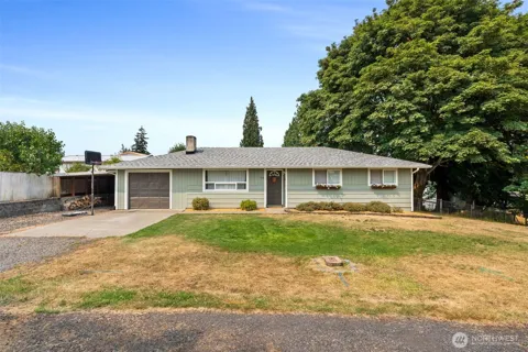310 E Cedarcrest Court