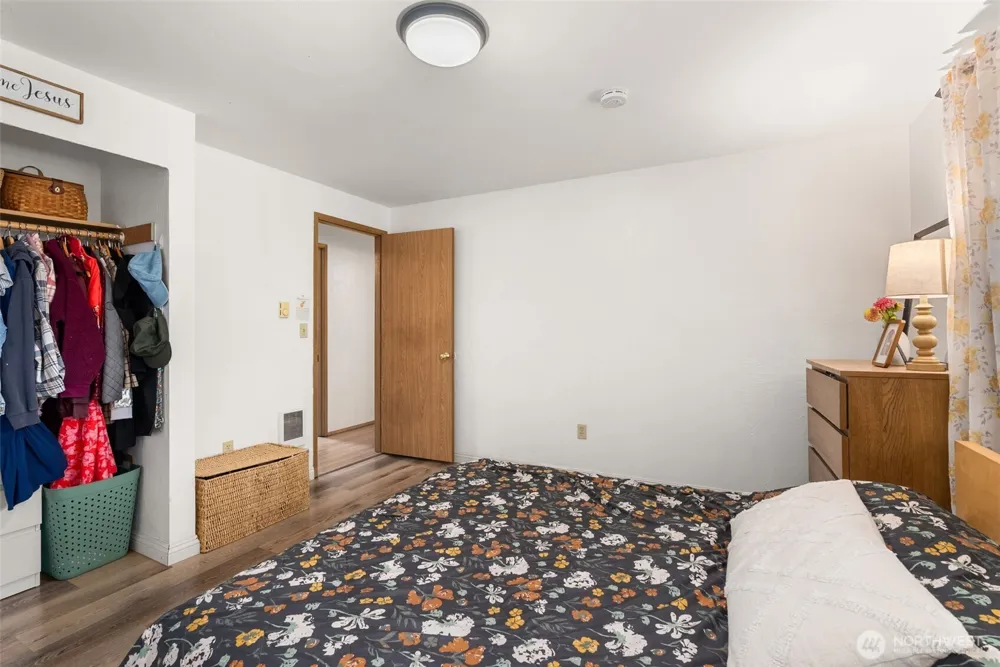 310 E Cedarcrest Court Napavine, WA 98565
