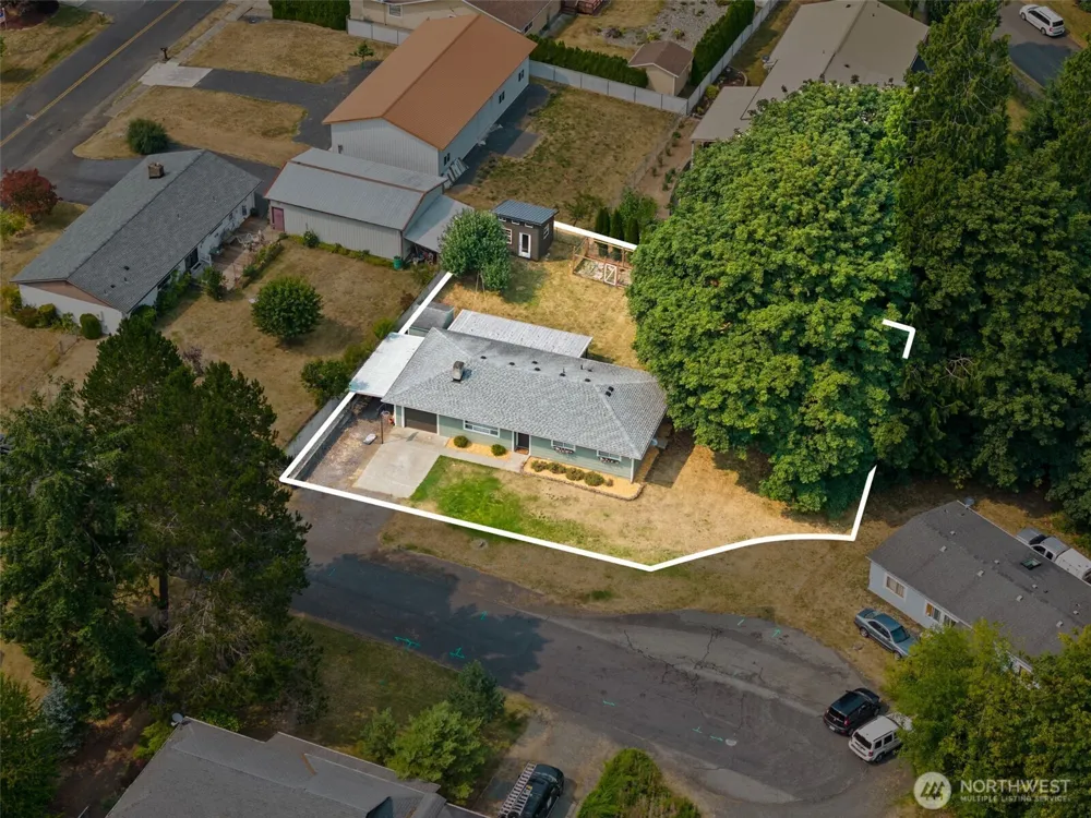 310 E Cedarcrest Court Napavine, WA 98565
