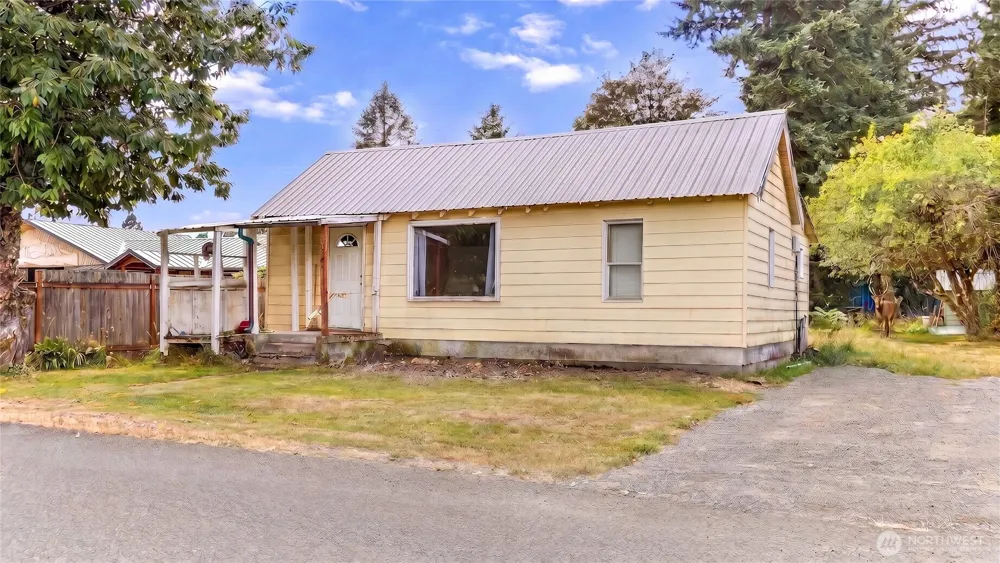 143 Smith Road Packwood, WA 98361