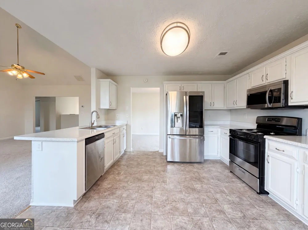 5355 Queen Ester CT Ellenwood, GA 30294