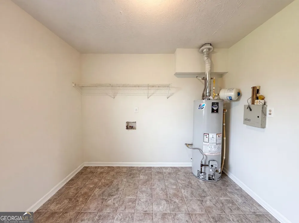 5355 Queen Ester CT Ellenwood, GA 30294