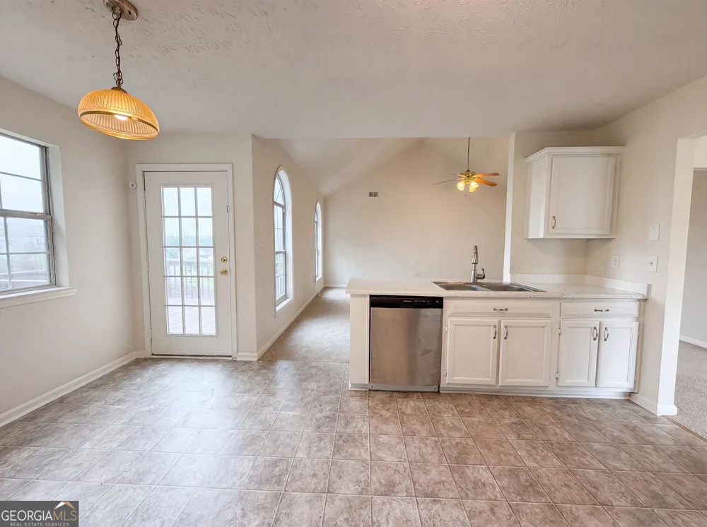 5355 Queen Ester CT Ellenwood, GA 30294