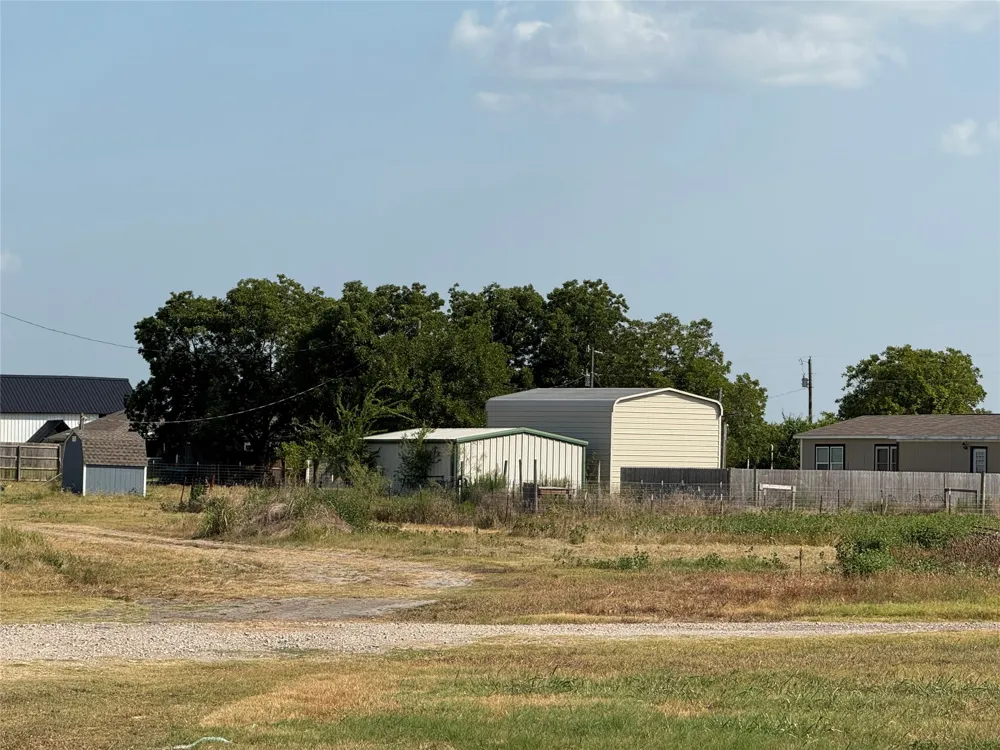 9648 County Road 147 Kaufman, TX 75142