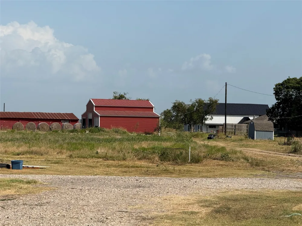 9648 County Road 147 Kaufman, TX 75142