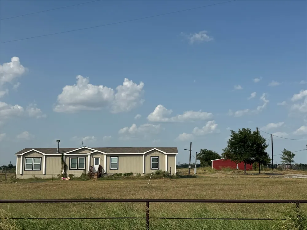 9648 County Road 147 Kaufman, TX 75142
