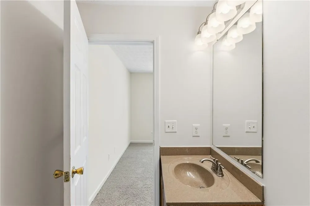 1318 Revelstoke Cove Riverdale, GA 30296