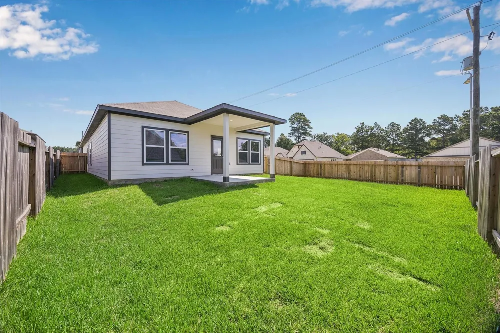 11605 Whirlaway Drive Willis, TX 77318