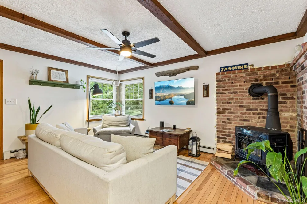 34 Solitaire Road Rocky Point, NY 11778