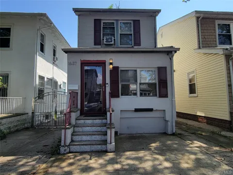 1637 W 2nd Street
